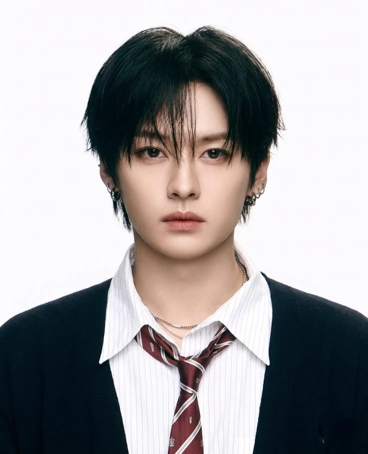 STRAY KIDS thumbnail