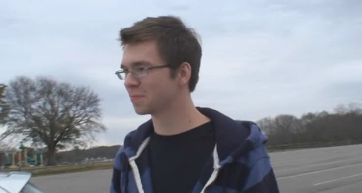 Alex Kralie thumbnail
