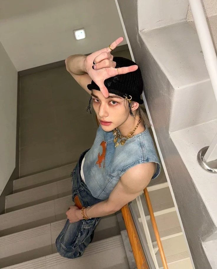 Hyunjin thumbnail