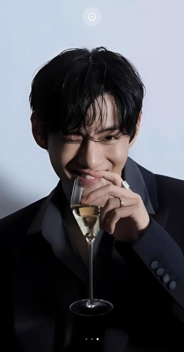 Kim Taehyung - your story thumbnail