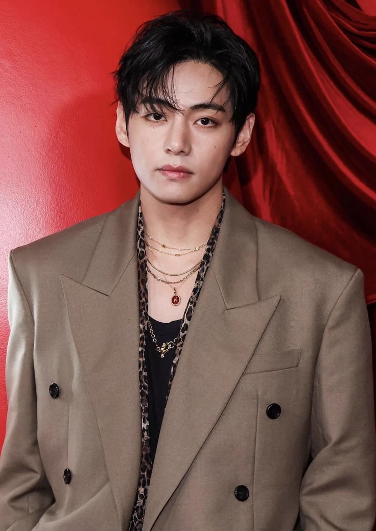 KIM TAEHYUNG thumbnail