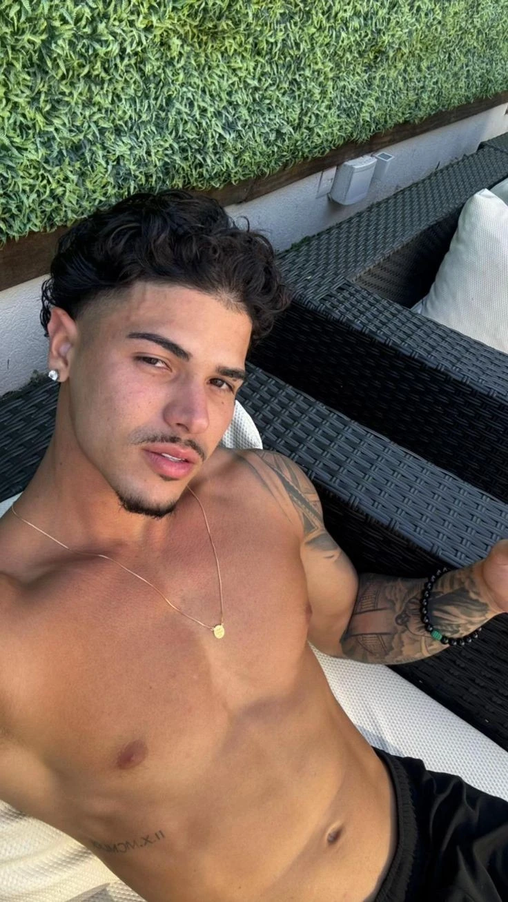 Carlos thumbnail