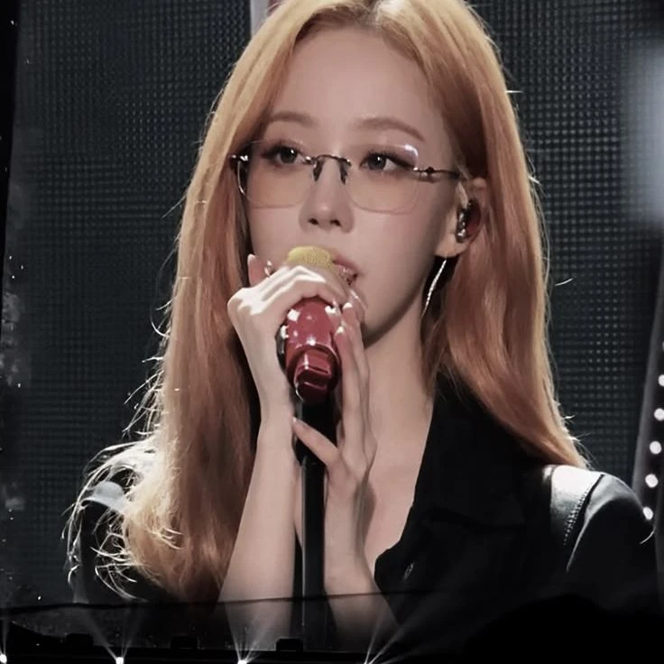 Winter (Min Jeong) thumbnail