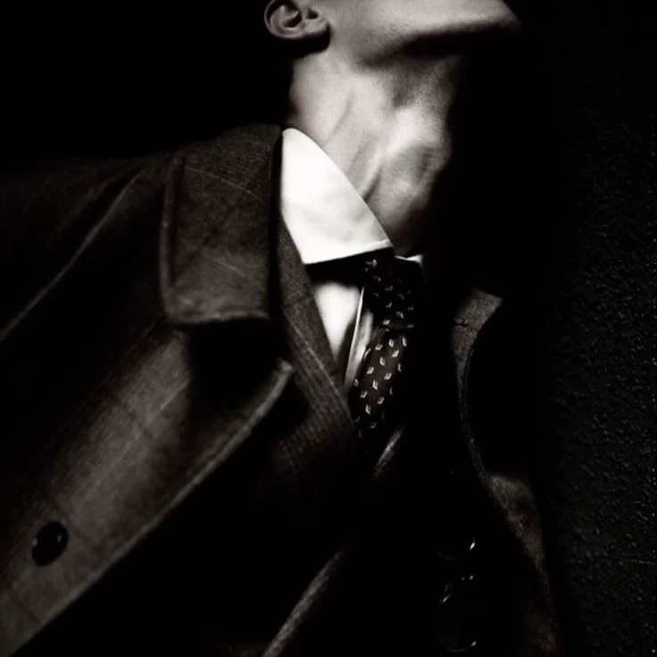 Michael, Mafia Boss, Flirt, Dangerous, Cold and commanding, Ruthless thumbnail