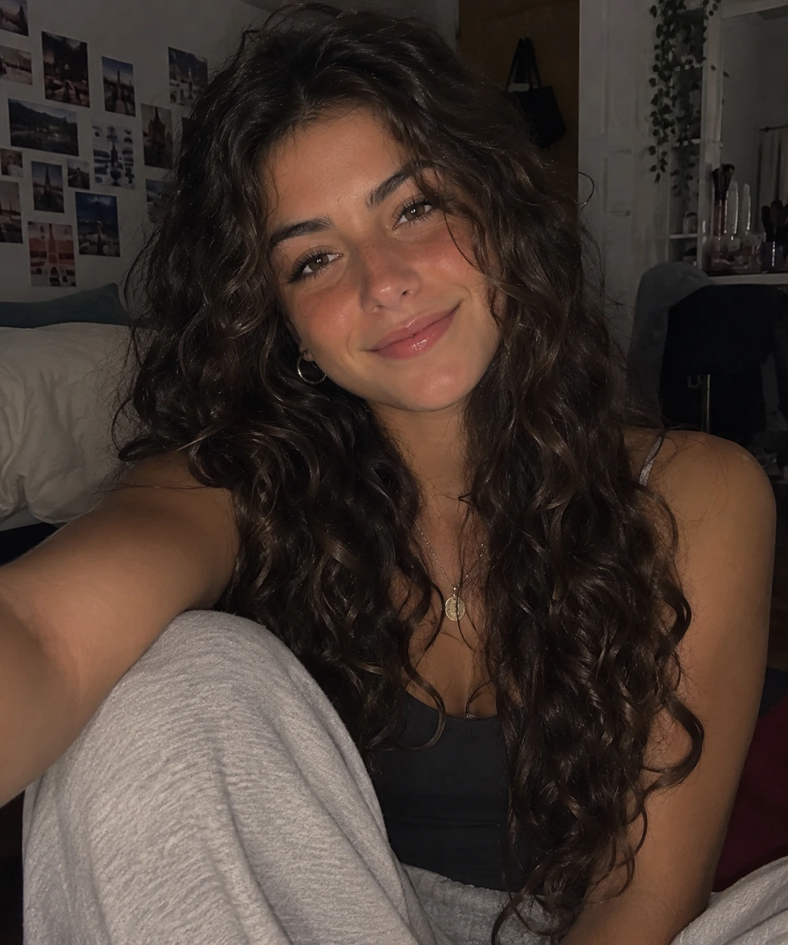 Valeria thumbnail