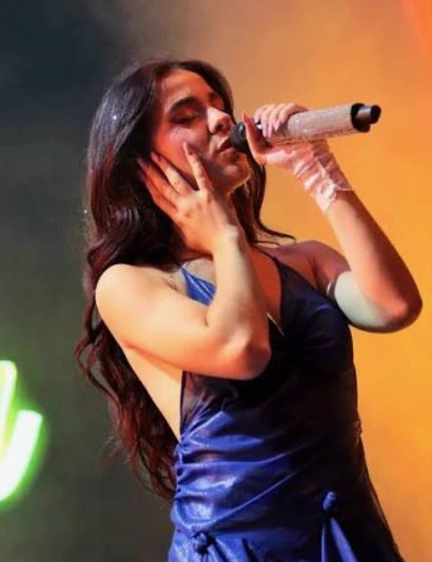 Cristina Lora thumbnail