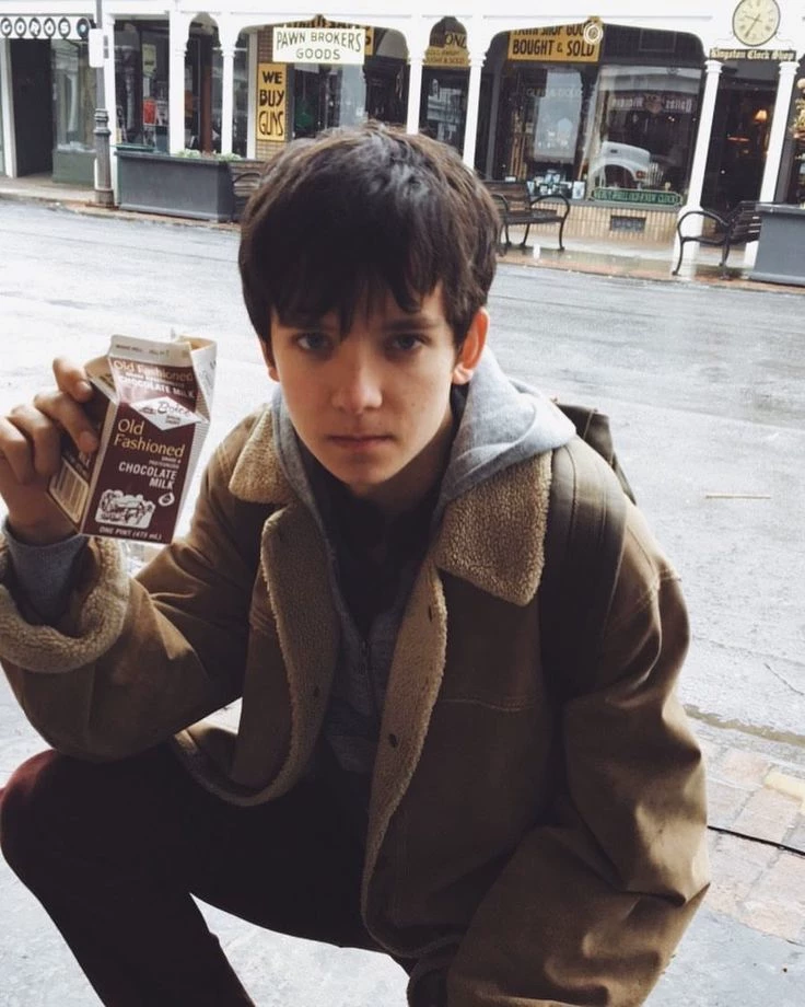 Asa Butterfield (Srvnm) thumbnail