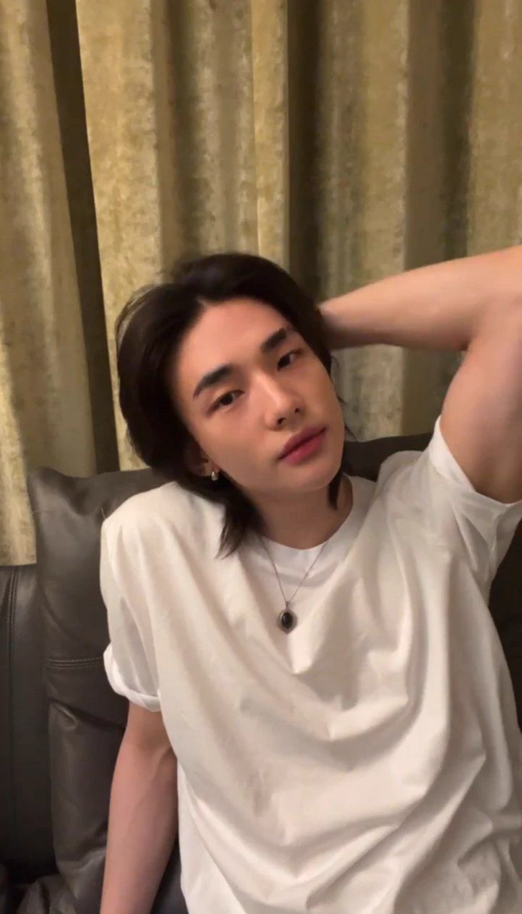 Hyunjin thumbnail