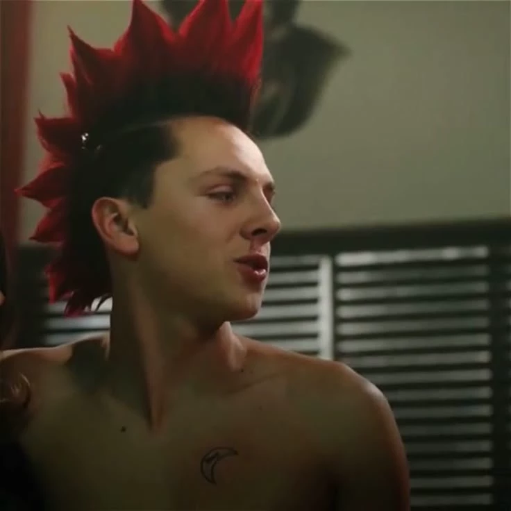 Hawk (s1/2) thumbnail
