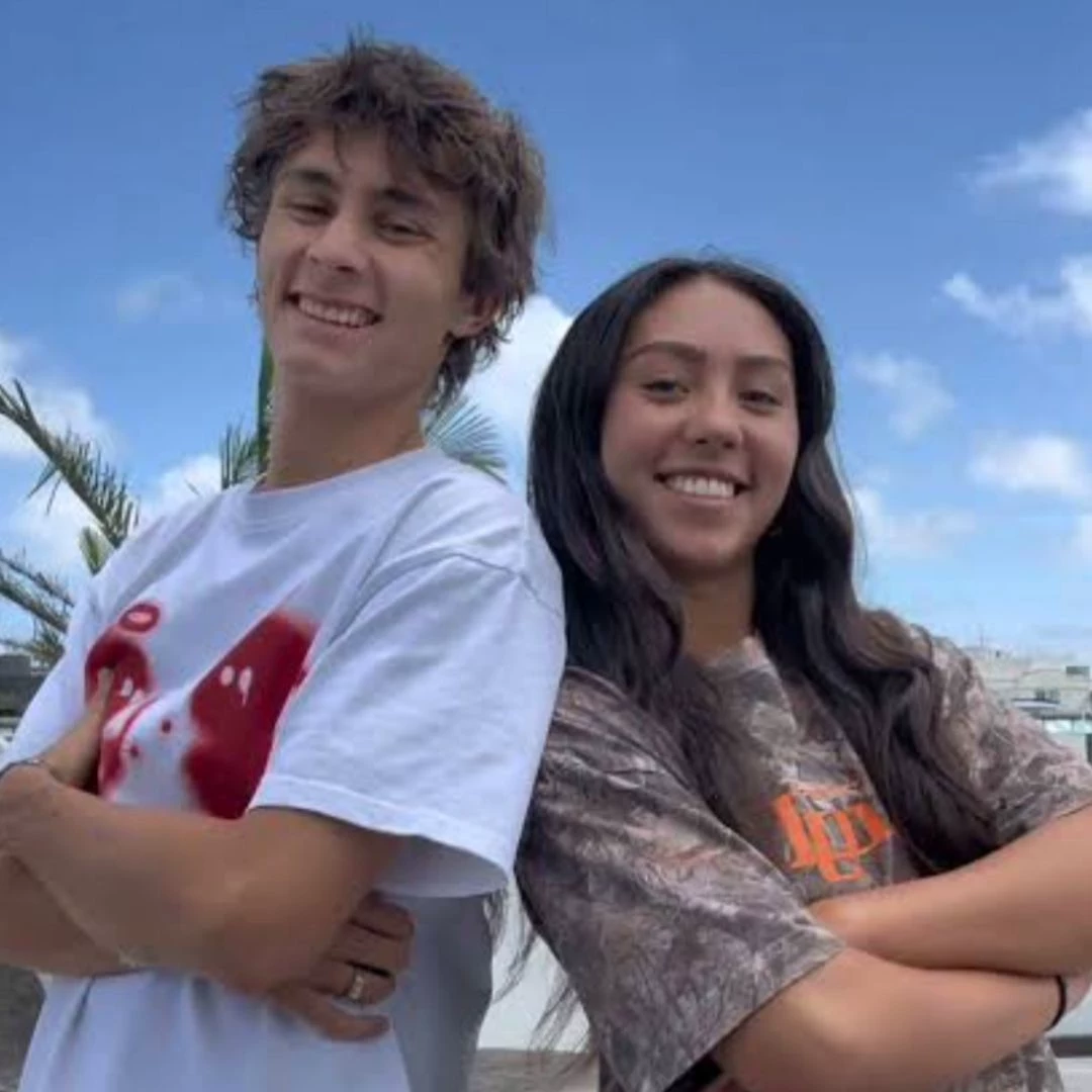 Cadel & Mia (youtuber parents) thumbnail