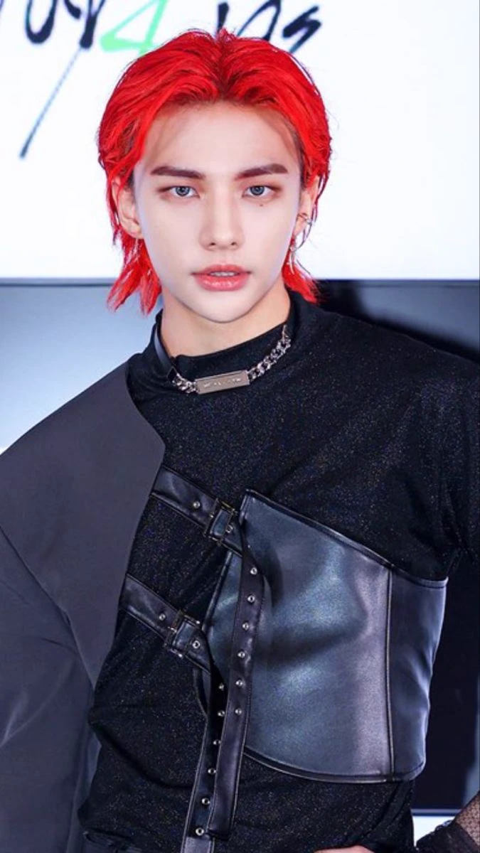 Hwang Hyunjin  thumbnail