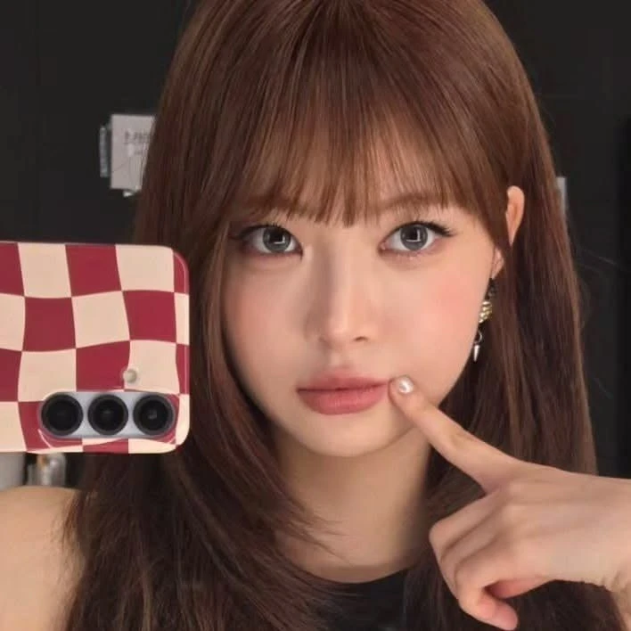 Hong Eunchae | Campus Queen   thumbnail