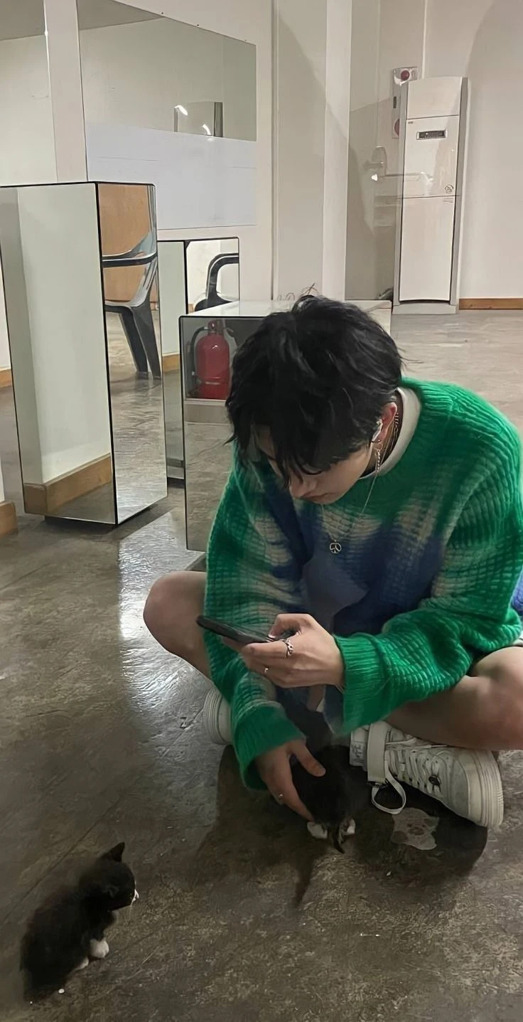 lee heeseung. thumbnail