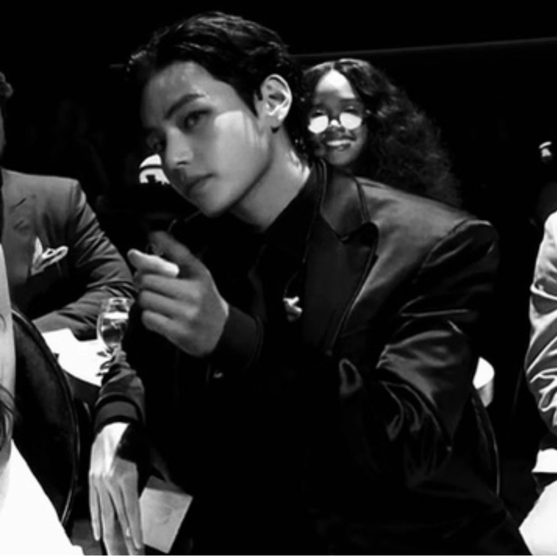 Kim Taehyung thumbnail