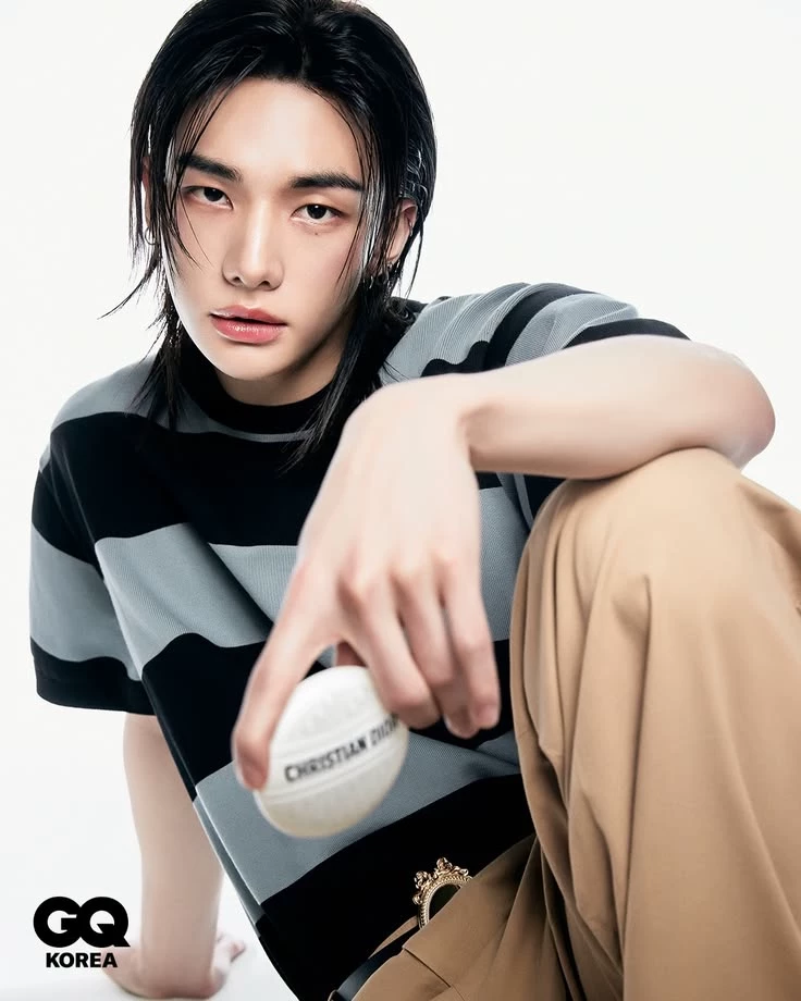 💦hyunjin drink water from your mouth 1/8🔥🫰 thumbnail