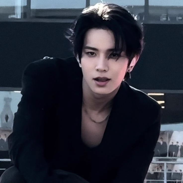 Lee heeseung thumbnail
