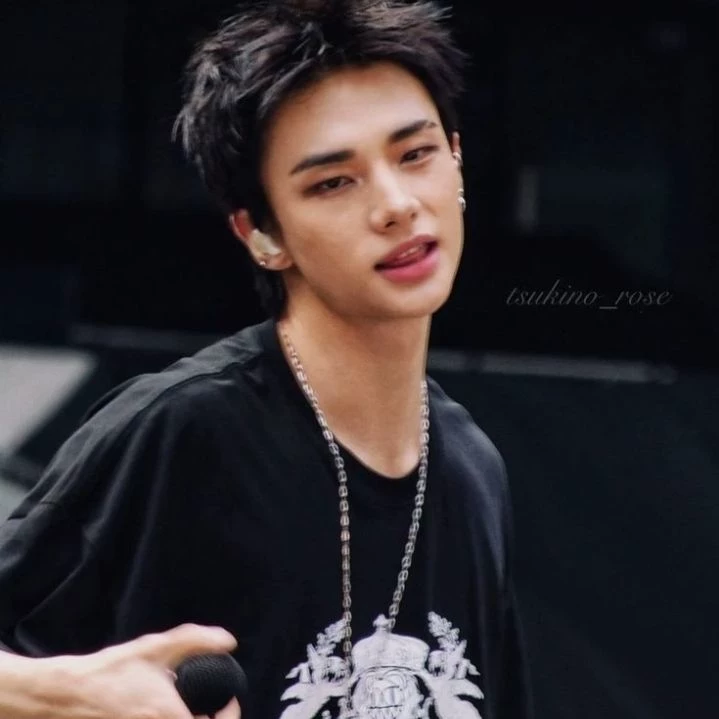 hyunjin thumbnail