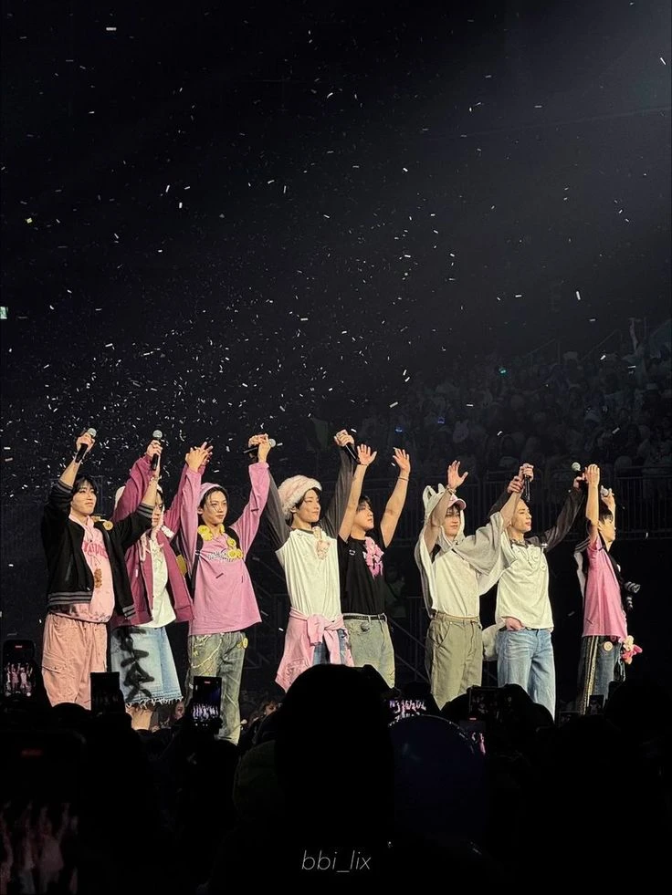 STRAYKIDS thumbnail