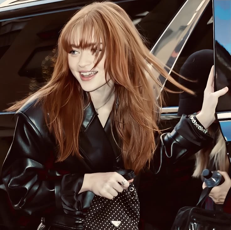 sadie sink thumbnail