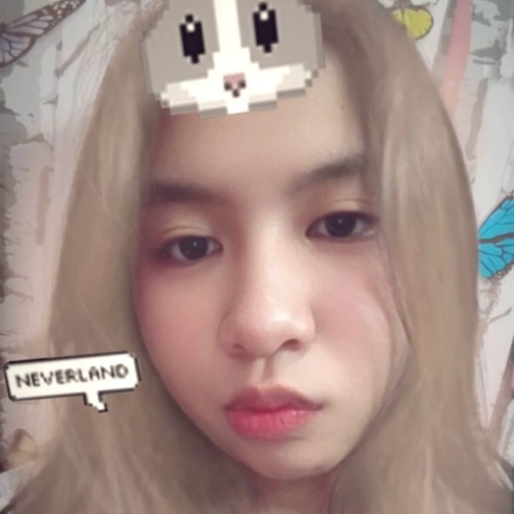 LEE DANIELLE