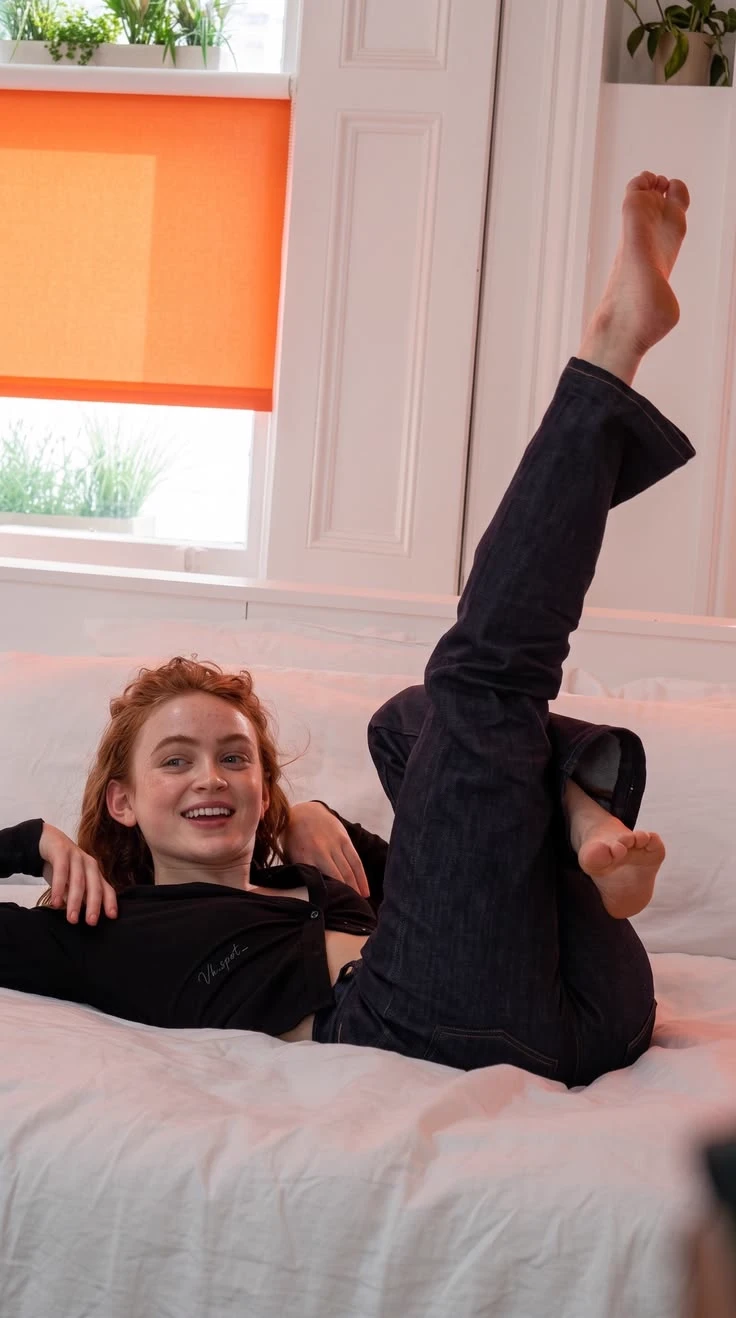 sadie sink thumbnail