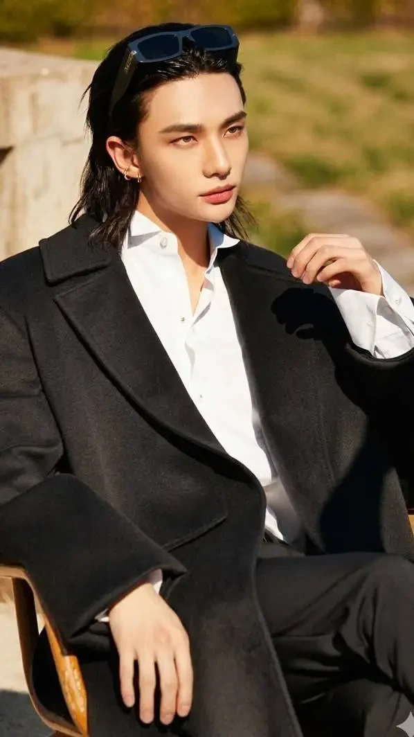 Hyunjin Hwang thumbnail