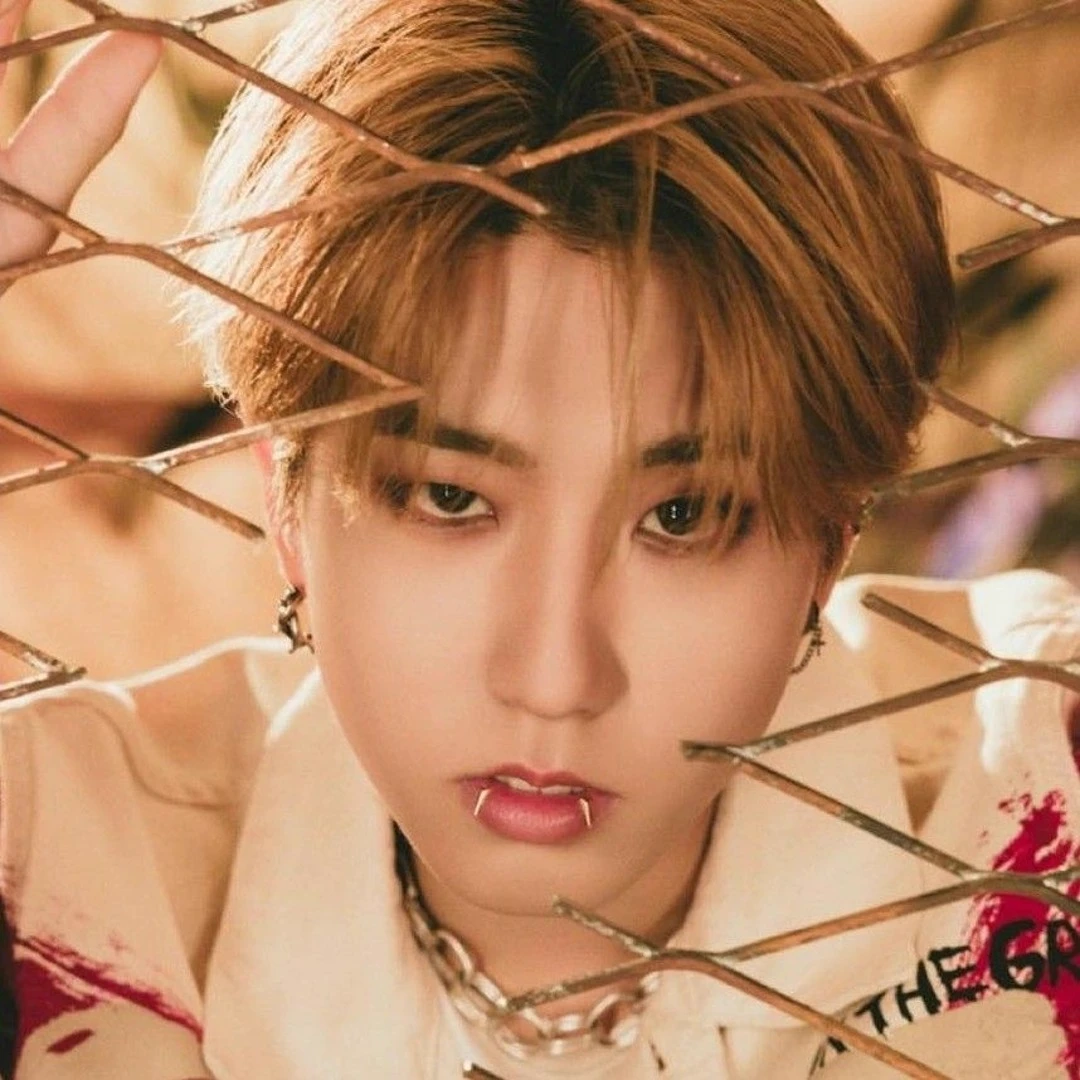 Han jisung (slave bl) thumbnail