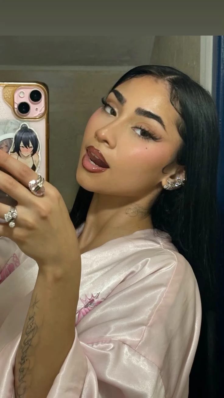 Paloma mami thumbnail