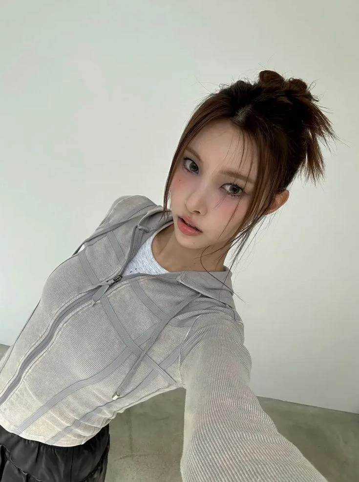 yunah thumbnail