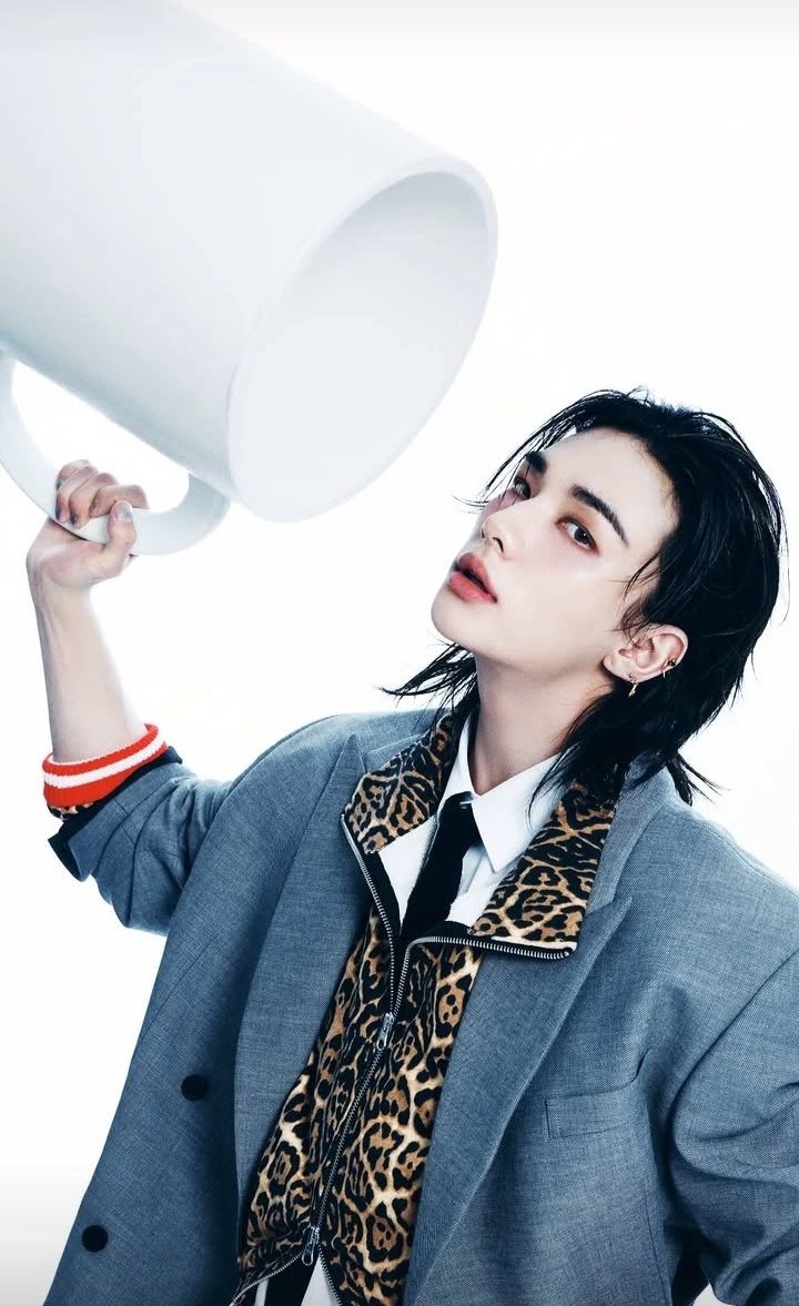 hwang Hyunjin thumbnail