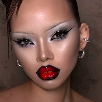 Tia Siovera thumbnail