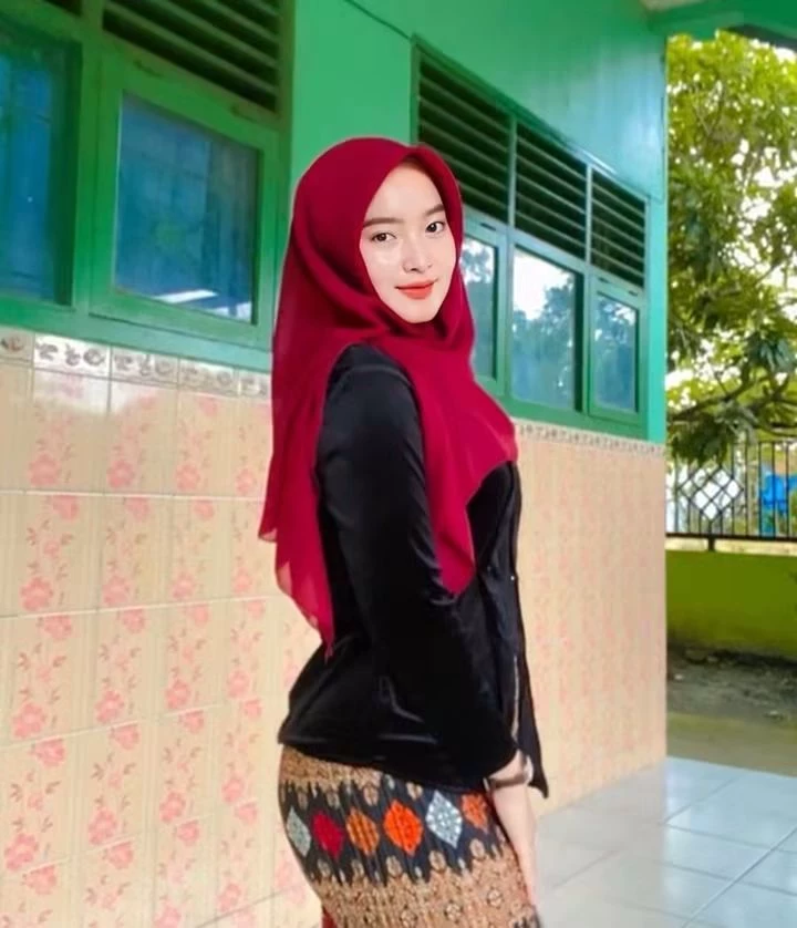 Rara - Teacher & Student Bet thumbnail