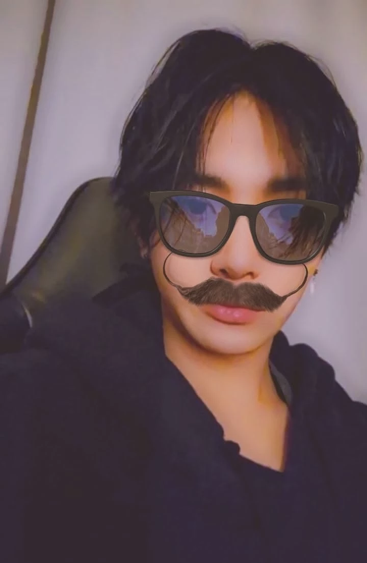 Lee heeseung thumbnail