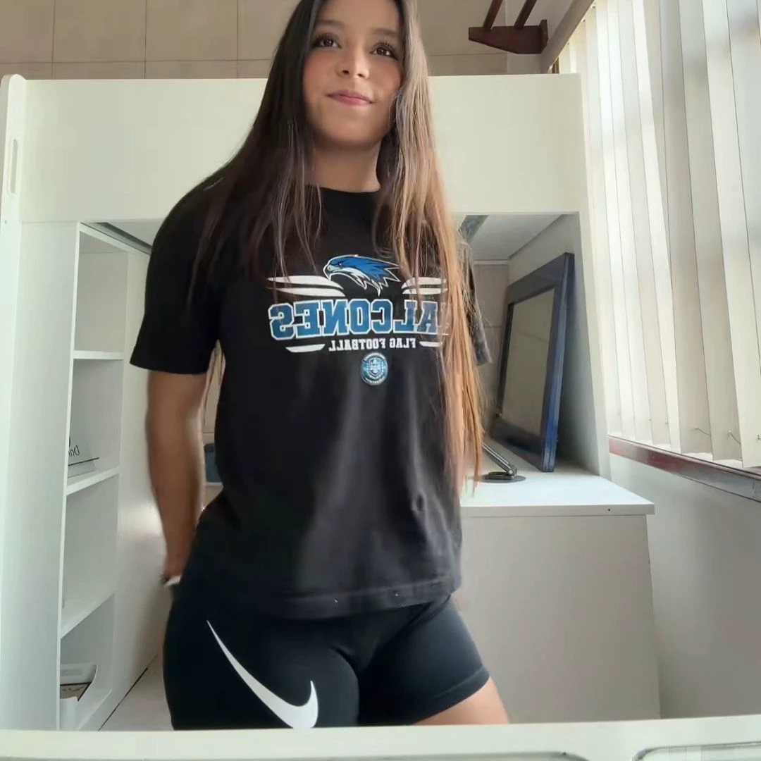 Danna Flores thumbnail