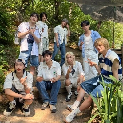 Stray kids y D•angels thumbnail