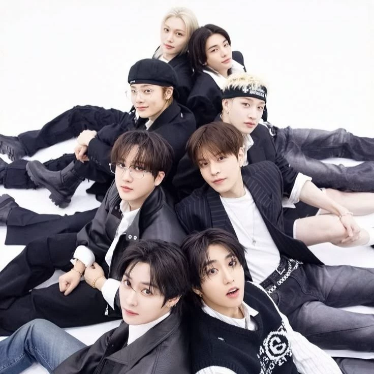 stray kids y KATSEYE thumbnail