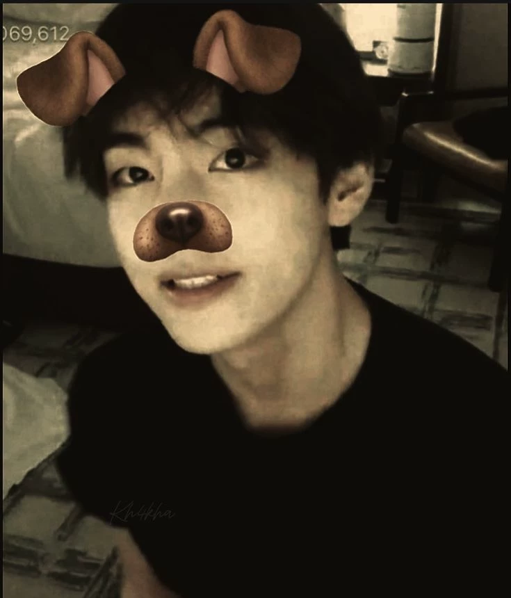 V//Tae (BTS) thumbnail