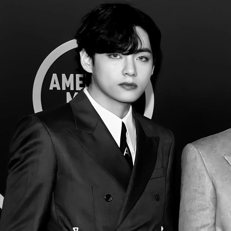 Kim Taehyung thumbnail