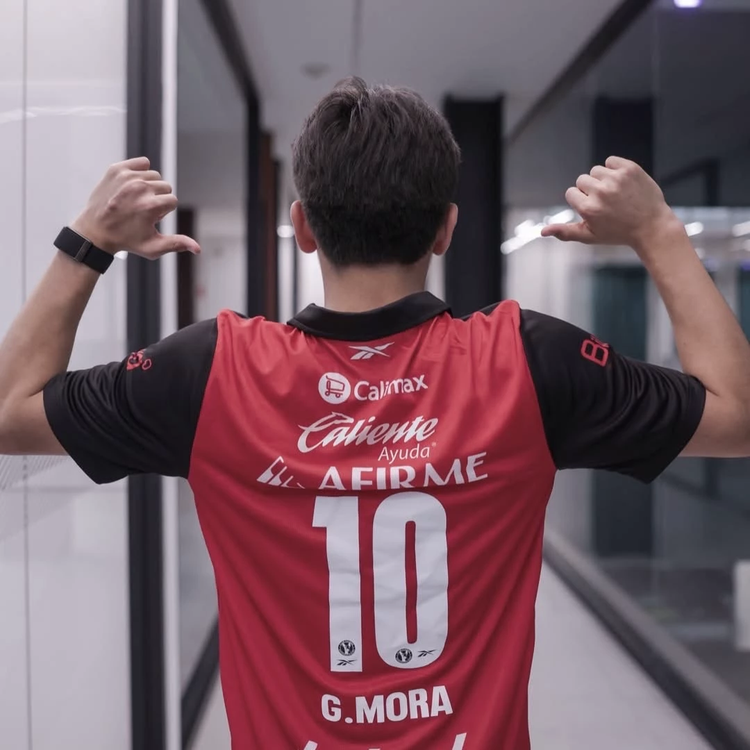 Gilberto Mora thumbnail