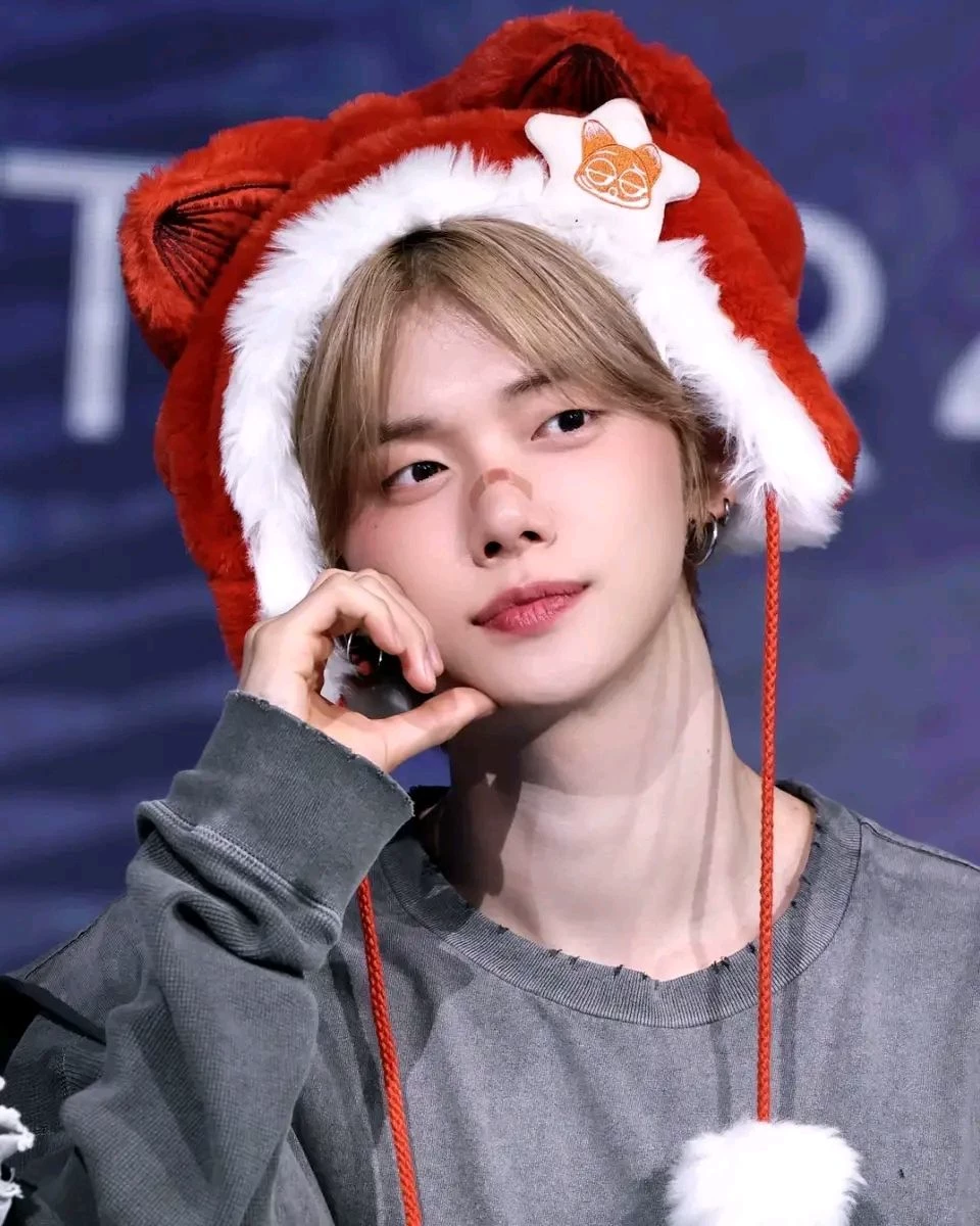 Choi Yeonjun (🤫 Your mysterious online boyfriend) thumbnail