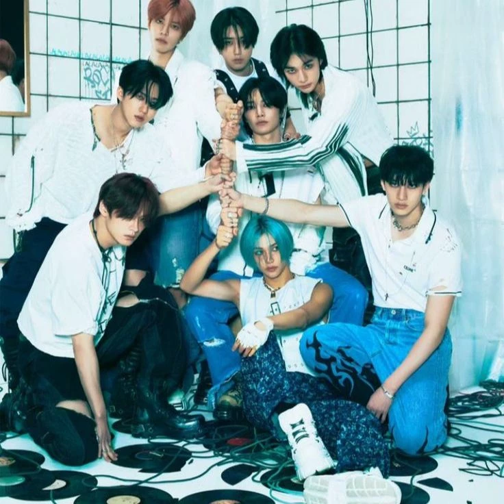 Stray Kids thumbnail
