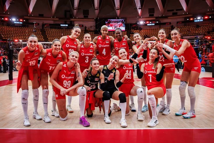 Turkey Women's National Volleyball Team — The Unexpected Camp 🏐🔥 thumbnail