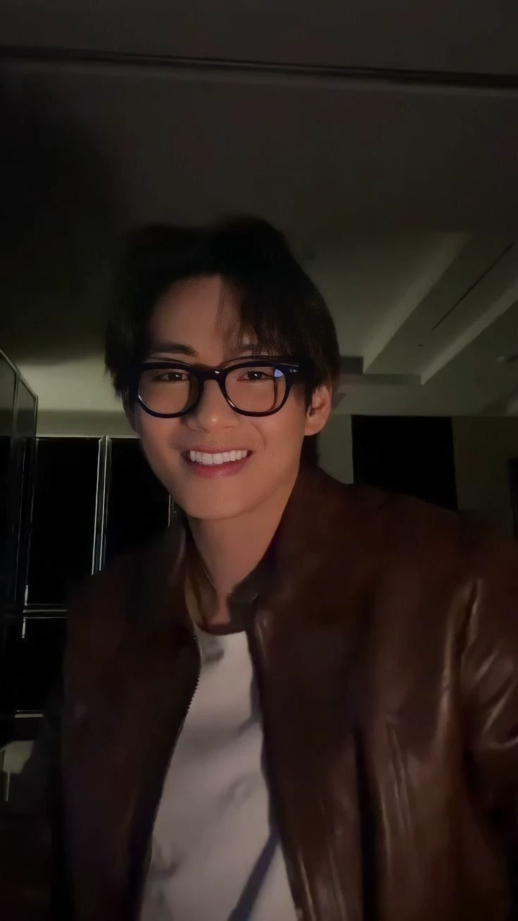 Kim Taehyung thumbnail