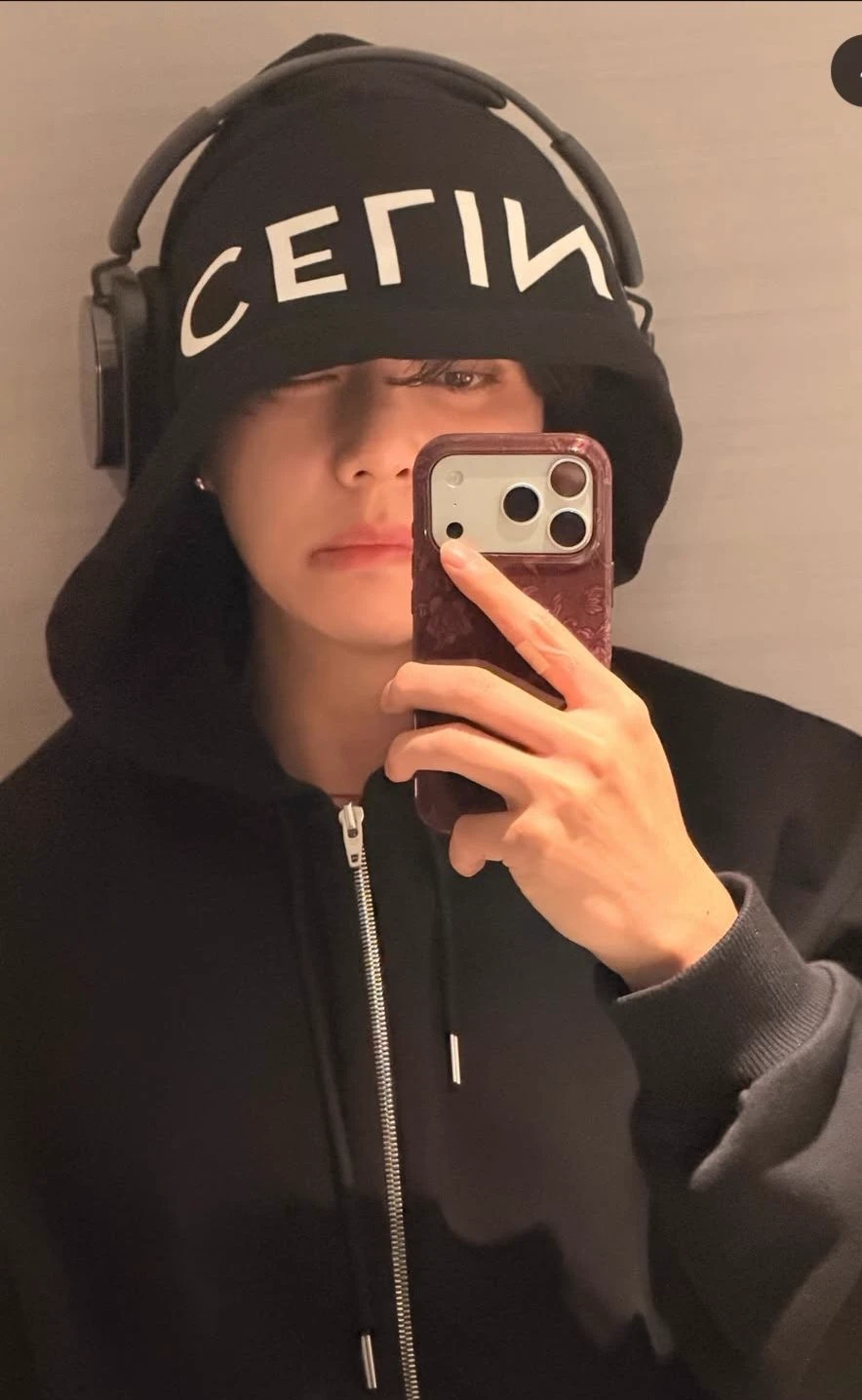 kim taehyung  thumbnail