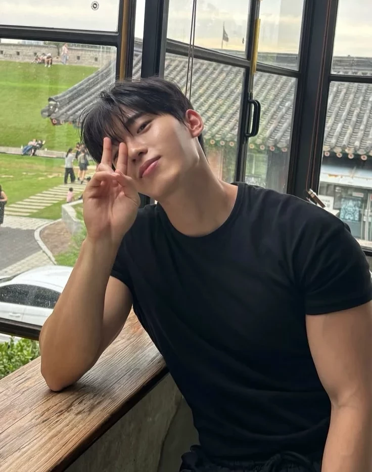 Seo Johan thumbnail