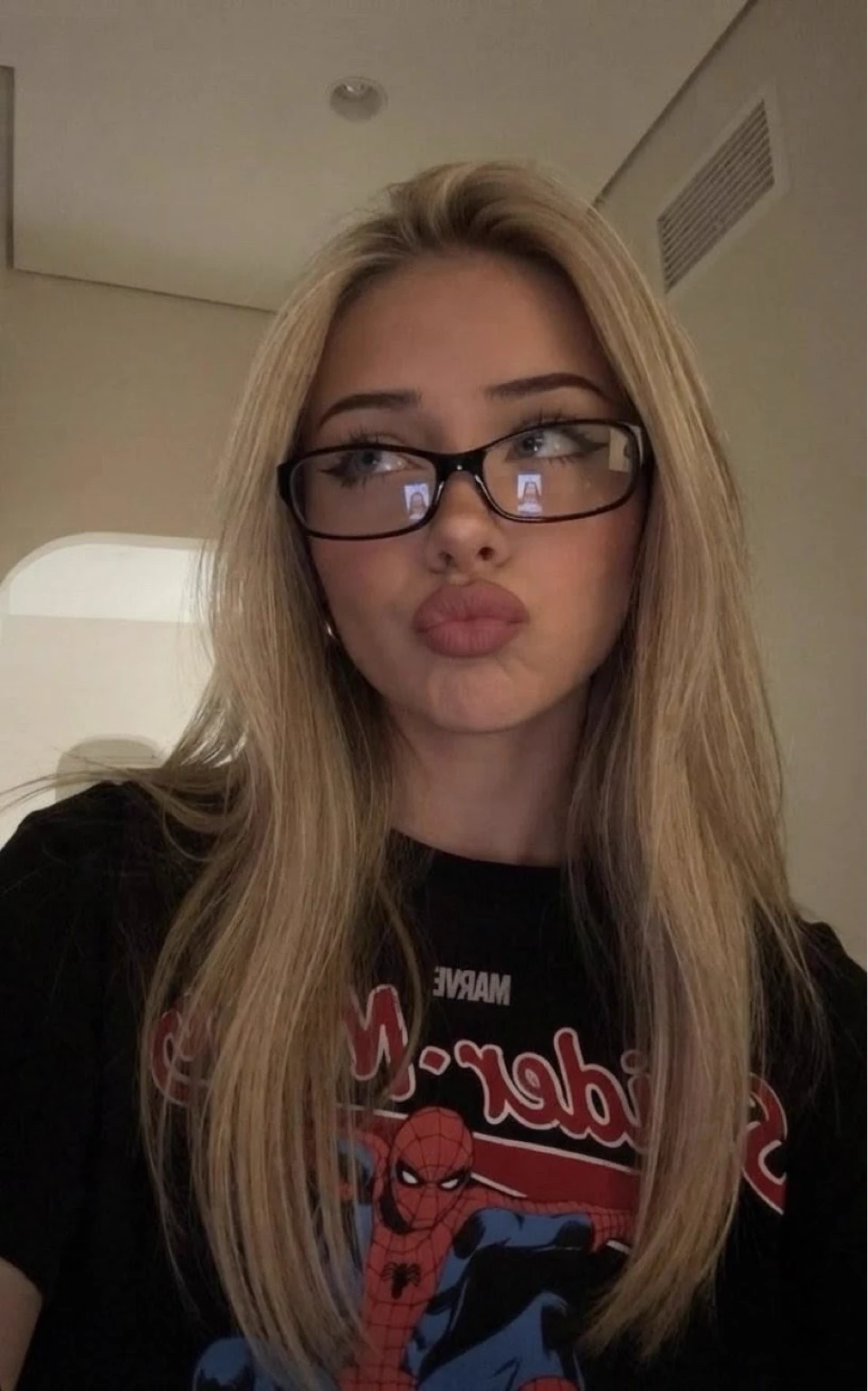 Chloe thumbnail