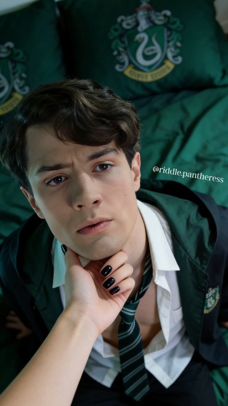 TOM MARVOLO RIDDLE thumbnail