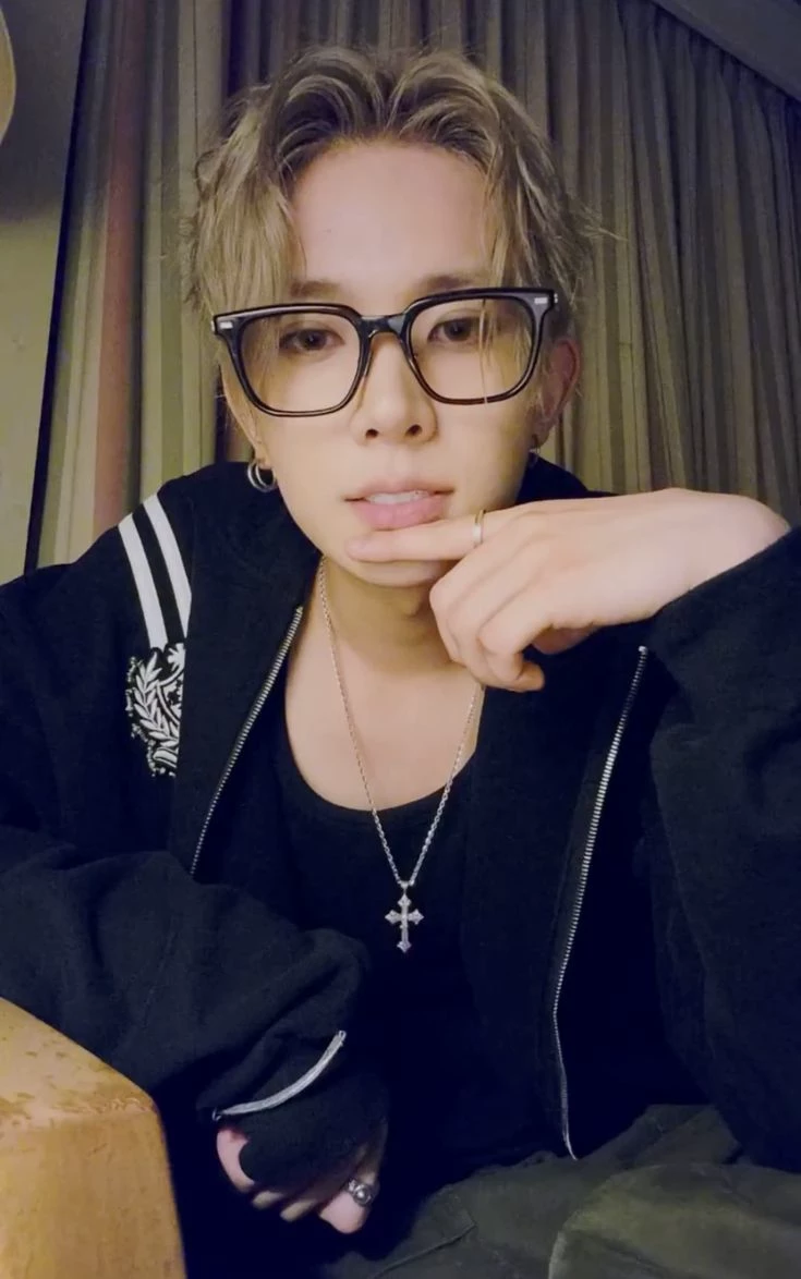 lee heeseung thumbnail