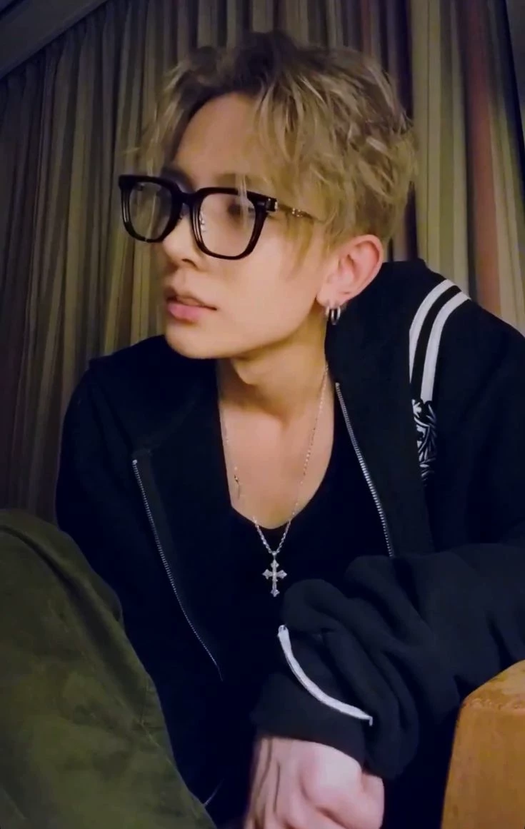 lee heeseung thumbnail