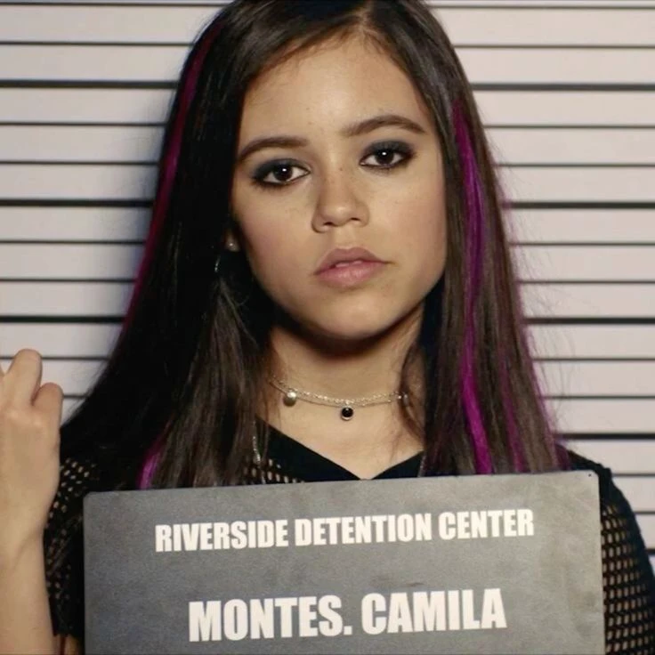 Camila Montes GL thumbnail
